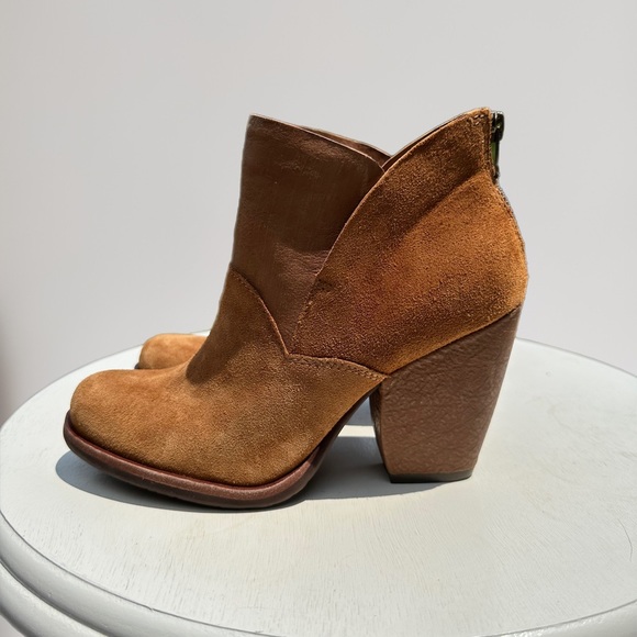 Kork-Ease Castaneda suede and leather combination zipper back ankle boots - Picture 3 of 10